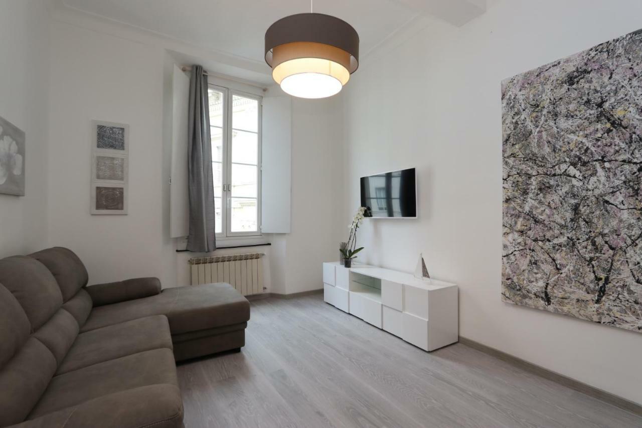 Lovely Really Downtown - Free Private Parking Included! - Apartment